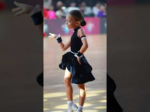 Meet the new star - Liza 6 yo. 😍😍 #ballroomdancesport #dance #profesionaldancer