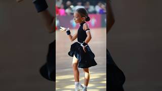 Download lagu Meet the new star - Lisa 6 yo. 😍😍 #ballroomdancesport #dance #profesionaldancer mp3