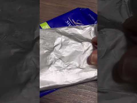 Lindt Swiss Classic Milk Chocolate Bar with Hazelnut 100g 🍫😋🤤😍 #SweetTooth
