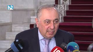 Իմ մահվան մասին լուրերը խիստ չափազանցված են. վիրահատարանի իմ գահից իջել նստել եմ հասարակ աթոռին, որ.