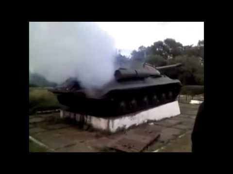 Pranksters Start Up Vintage WW2 Tank On Monument