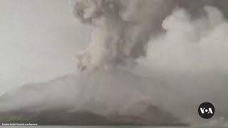 Indonesia’s Mount Ruang volcano erupts again Tuesday | VOA News
