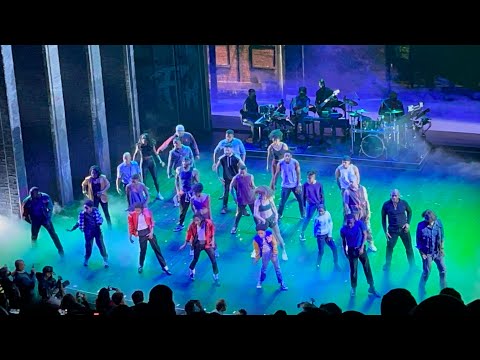 MJ The Musical Broadway - Neil Simon Theatre - Halloween Bows & Thriller Performance! - 10/31/22