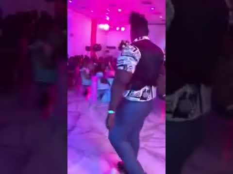 Cabrel Nanjip en prestation de Mariage du couple Christian herlinda salle Arena.