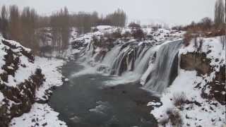 preview picture of video 'Türkiye-Van,Muradiye Şelalesi kış/// Turkey-Van,Muradiye Waterfall in winter HD  21.12.2012'