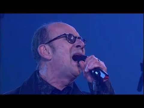 Sara Britgham and Chris Thompson ( I Will Be With You )