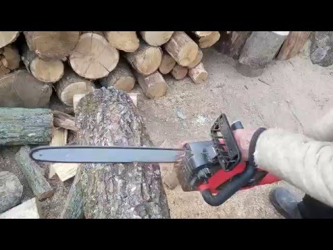 Видео Электропила VITALS Master EKZ 2440 в работе