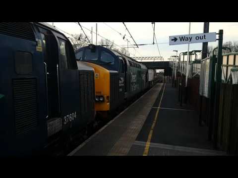 (HD) 37604+37069 arrive at Euxton Balshaw Lane station on 6K73 21/4/2016