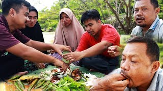 Download lagu AUTO MAKAN BESAR, KALAU MAKAN BARENG KELUARGA DISUNGAI LALAPAN❗️ mp3 Download lagu AUTO MAKAN BESAR, KALAU MAKAN BARENG KELUARGA DISUNGAI LALAPAN❗️ mp3