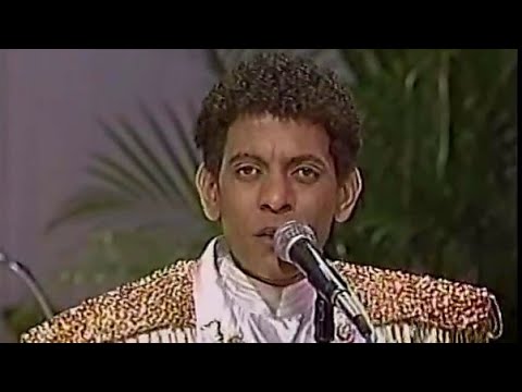 LOS HERMANOS ROSARIO-Mi Tonto Amor-(Canta Toño)