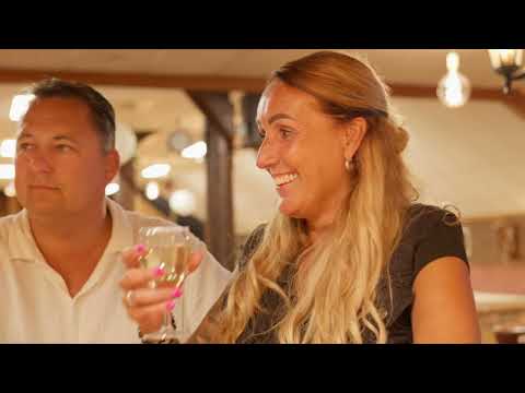 René Beverwijk en René Lulofs - Ik goa nait met die aan de borrel (officiële clip)