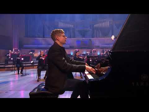 Pavel Kolesnikov performs Tchaikovsky's Piano Concerto No. 1 with the Philharmonia Orchestra Thumbnail