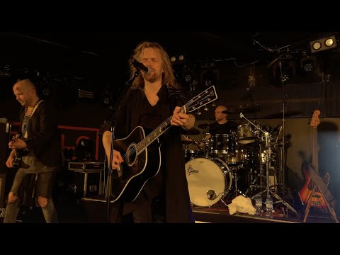 Anssi Kela - Musta tuntuu multa / Mikan Faijan BMW (Live) - Turku 20/5/2022 Apollo