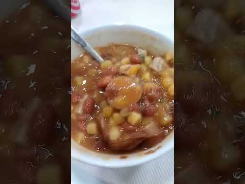 vim às piscinas de Punta Cana, dei um salto aqui ao lado a comer Sopa da Pedra #atascadobronze