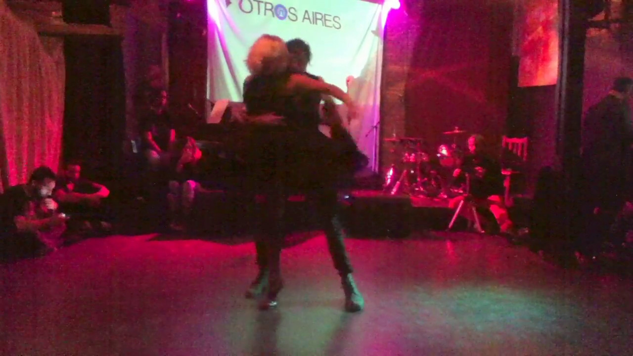 Video thumbnail for Tamara Bisceglia y Pedro Farias en Milonga 10 - "La Mujer sin Miedo/Transylvanika"