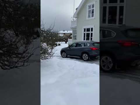 BMW X1 X-drive snow