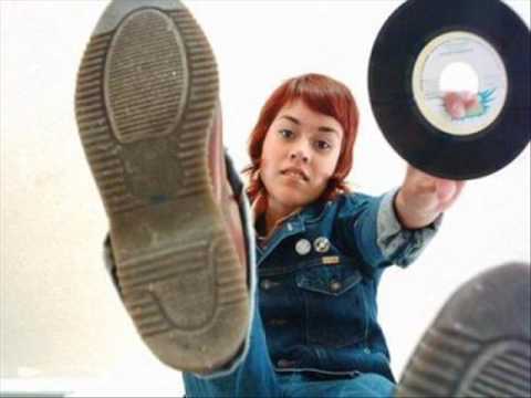 download lagu mp3 mp4 Akatz Esa Txika, download lagu Akatz Esa Txika gratis, unduh video klip Akatz Esa Txika
