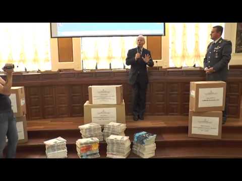 Catanzaro, Gdf consegna libri sequestrati