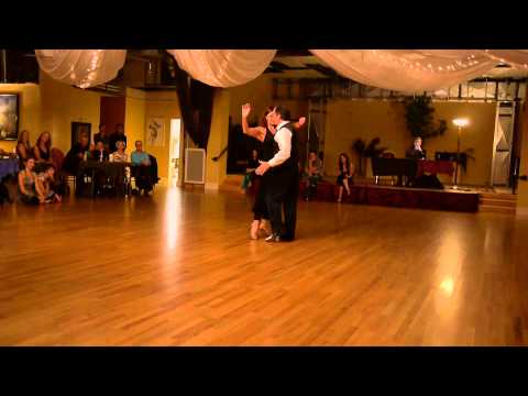  Giselle Anne  and  Gustavo Naveira  are  dancing  to  the  tango  "  Nueve Puntos  "