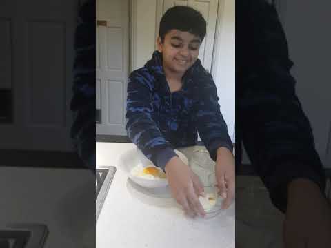 Surprise cupcakes for Baldip. Its a  Spectacular Science Squashable jelly bubbles cupcakes 🧁🧁😋🚀🚀