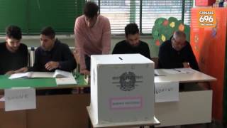 vince-il-no-la-preside-fa-il-gesto-dell-ombrello