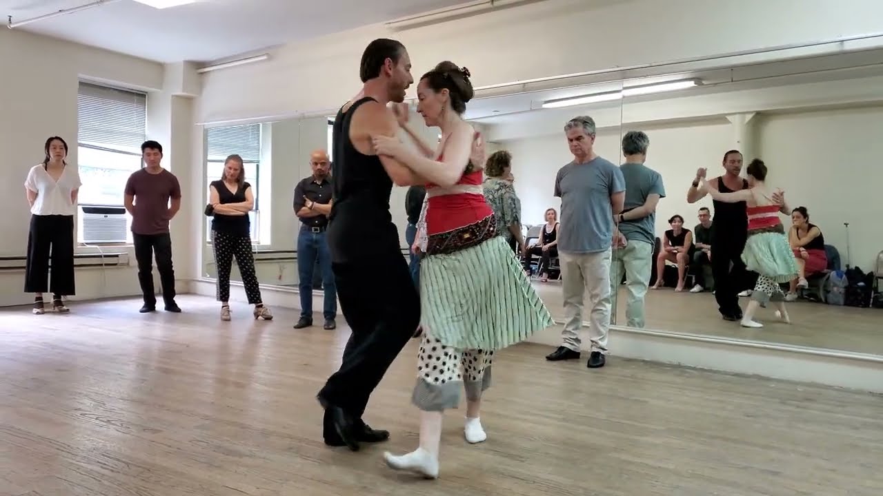 Argentine tango workshop: Jaimes Friedgen & Rebecca Shulman - sacadas within the phrase