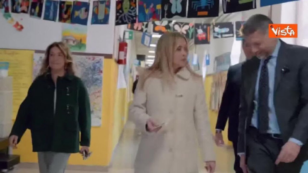 Meloni ai cronisti dopo il voto per referendum giustizia: Lo sapete che non vi posso rispondere oggi