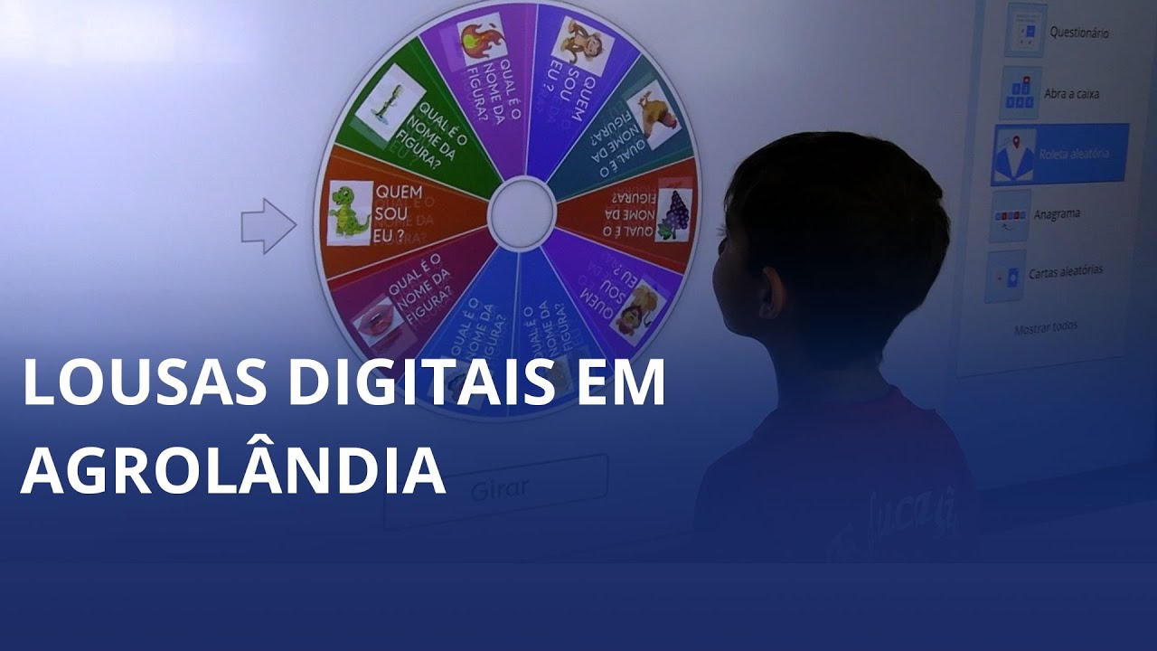 Estudantes recebem lousas digitais em Agrolândia