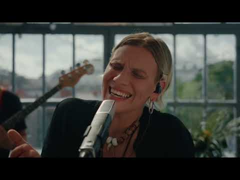 Nika Ganga - Isn't it ok? (Live performance)