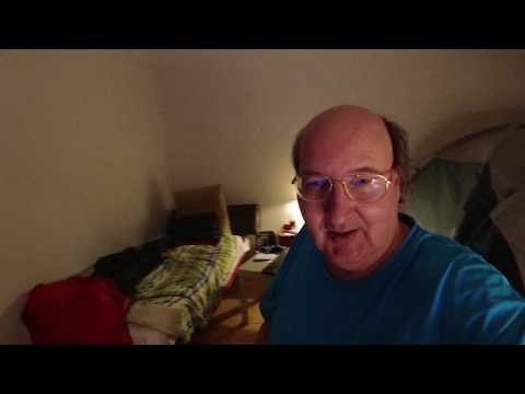 MongoTV_4771 - Spillet Webbrowser Spil AIRLINESIM Lørdag Aften og Tager Glas Cola