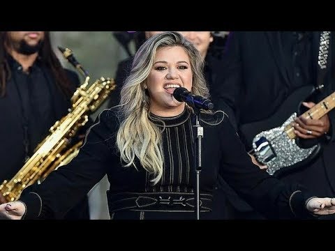 Kelly Clarkson // Mini Interview + Love So Soft LIVE on the Today Show (September 8th, 2017)
