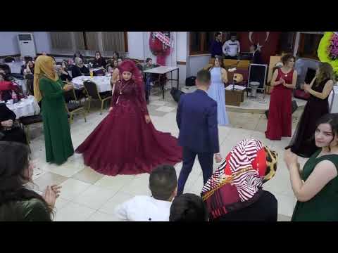 Fatmanur ve Arkadaşları Erik dalı Oynarken - gölbası yunus emre kültür merkezi