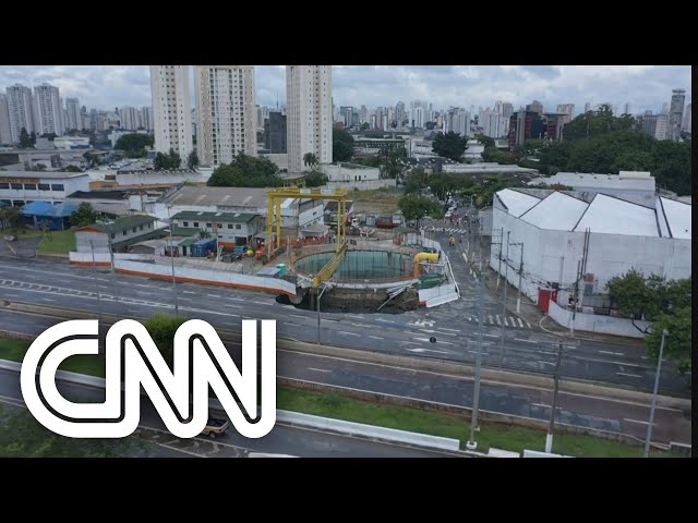 Secretário diz que desabamento em obra do Metrô foi causado por vazamento | LIVE CNN