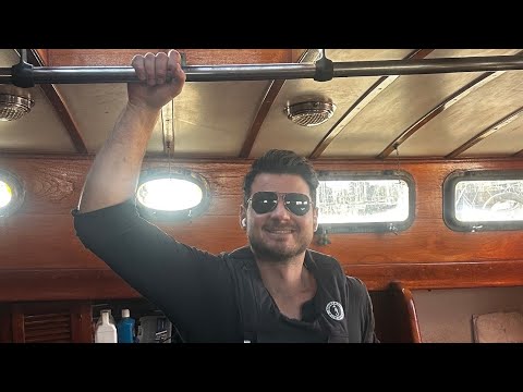 How to climb your sailboat mast alone.   Ep 8