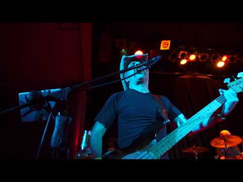 A Guy in A Bar – TRAILER TRASH