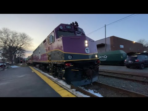 MBTA F40PH-3C 1063 in Manchester, Massachusetts | December 23, 2019