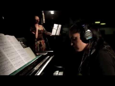 Tu pálida voz / Gabriela Morgare & Mayra Hernández