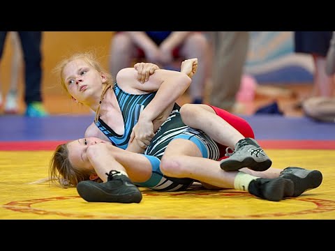 U13 Nele Pillak (EST) vs Marleen Takk (EST) 40kg. Women girls youth wrestling.