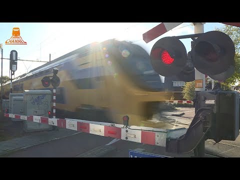 DUTCH RAILROAD CROSSING - Vught - Helvoirtseweg