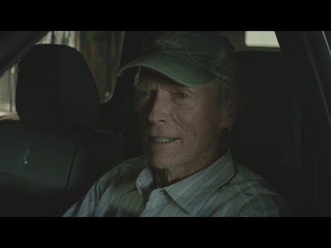 Bejaarde Clint Eastwood krijgt suf baantje maar ontpopt zich als drugskoerier Bejaarde Clint Eastwood krijgt suf baantje maar ontpopt zich als drugskoerier