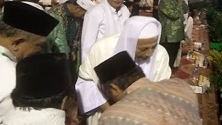 Download lagu KH Said Agil Siradj Cium Tangan Habib Luthfi Pekalongan | Ketua PBNU mp3