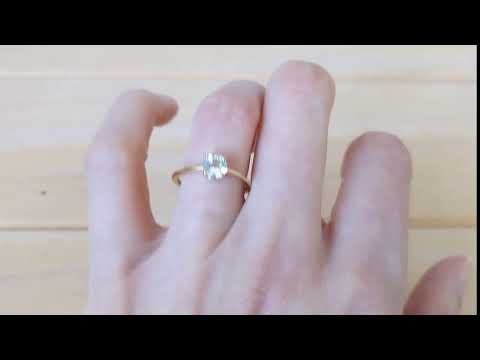 0.675 ct Pale Blue Aquamarine & Yellow Gold Engagement Ring