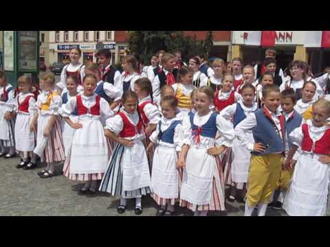 Polabská vonička 2016 - na náměstí - dětský soubor Šáteček ze Semic