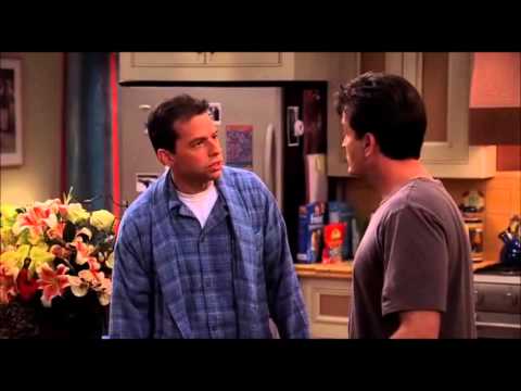 Dva a pol chlapa - Alan chodí so staršou dámou