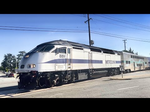 Metrolink Train Accelerates Out of Covina, CA with SCAX 889 7/13/2022