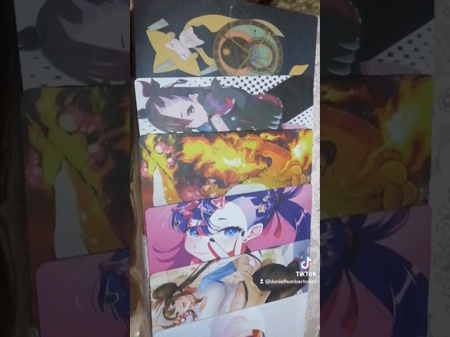 Vídeo relacionado con MTG Playmat Tamaño 61.0 x 35.6 cm, Bolsas de Almacenamiento Gratis, impresión Antideslizante, Ideal para entusiastas de Juegos de Cartas TCG (no con Zona, Secretos de Luna de Sangre)