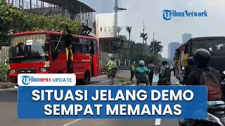 Aparat Adang Bus Rombongan Mahasiswa UI di Semanggi, Situasi Sempat Panas dan Saling Dorong