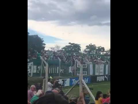 "hinchada de racing en la vuelta al roberto 2023" Barra: La Banda de la Estacion • Club: Racing de Montevideo • País: Uruguay