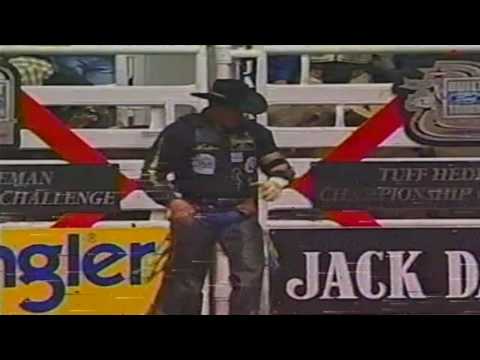 PBR 2004: Adriano rides (86 pts) & Troy Dunn hits the dirt