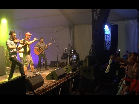 Condom 2019 Wazoo interprète l'hymne de Montferrand